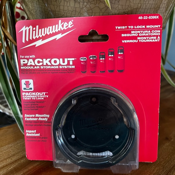 Milwaukee twist to lock mount - PACKOUT - Picture 1 of 7